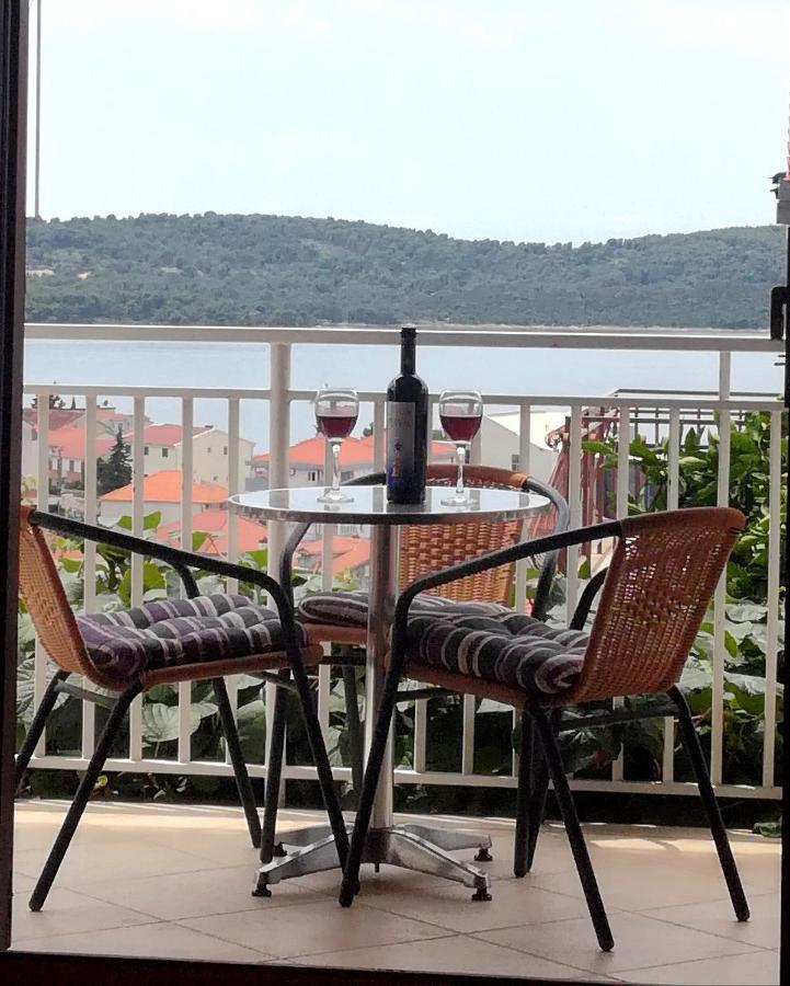 Apartment Mia - Spacious Apartment On 85 M2 With Beautiful Sea View Трогір Екстер'єр фото