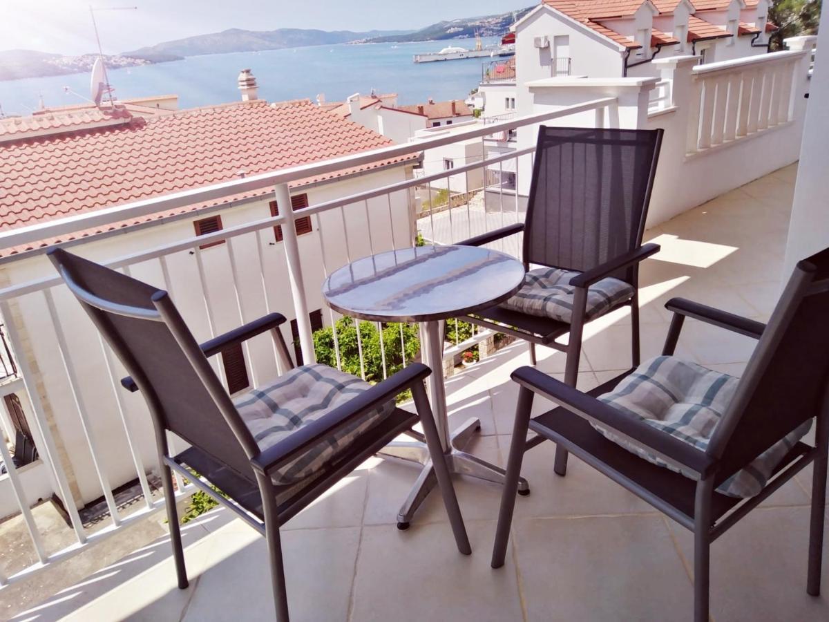 Apartment Mia - Spacious Apartment On 85 M2 With Beautiful Sea View Трогір Екстер'єр фото